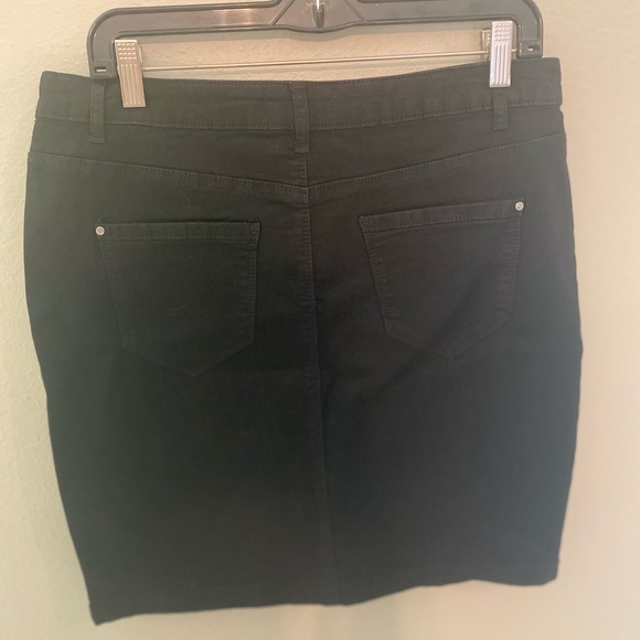 Black denim mini skirt NWT - Picture 3 of 4